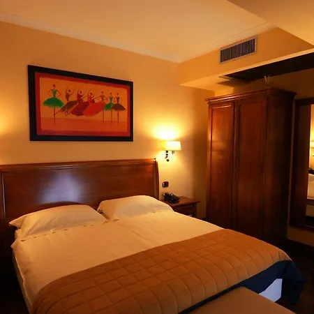 Bram Hotel